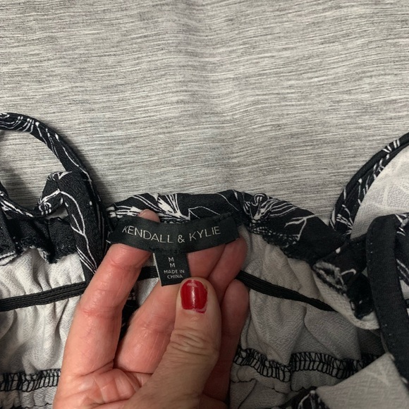 Kylie and Kendall romper - Picture 2 of 2